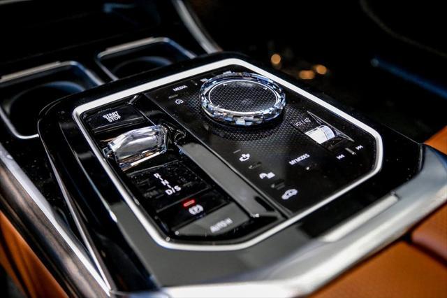 new 2025 BMW 760 car, priced at $151,280