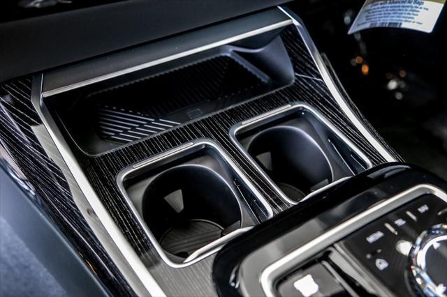 new 2025 BMW 760 car, priced at $140,155