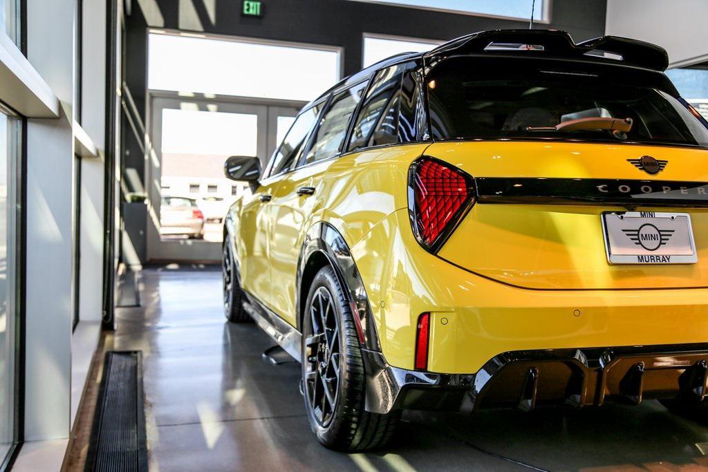 new 2025 MINI Hardtop car, priced at $41,510