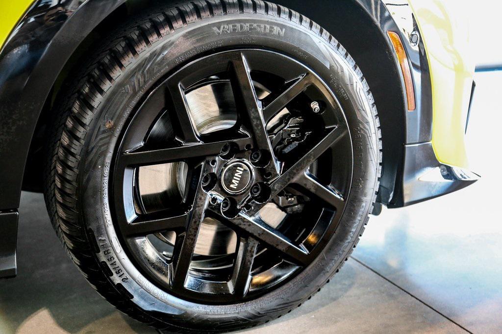 new 2025 MINI Hardtop car, priced at $41,510