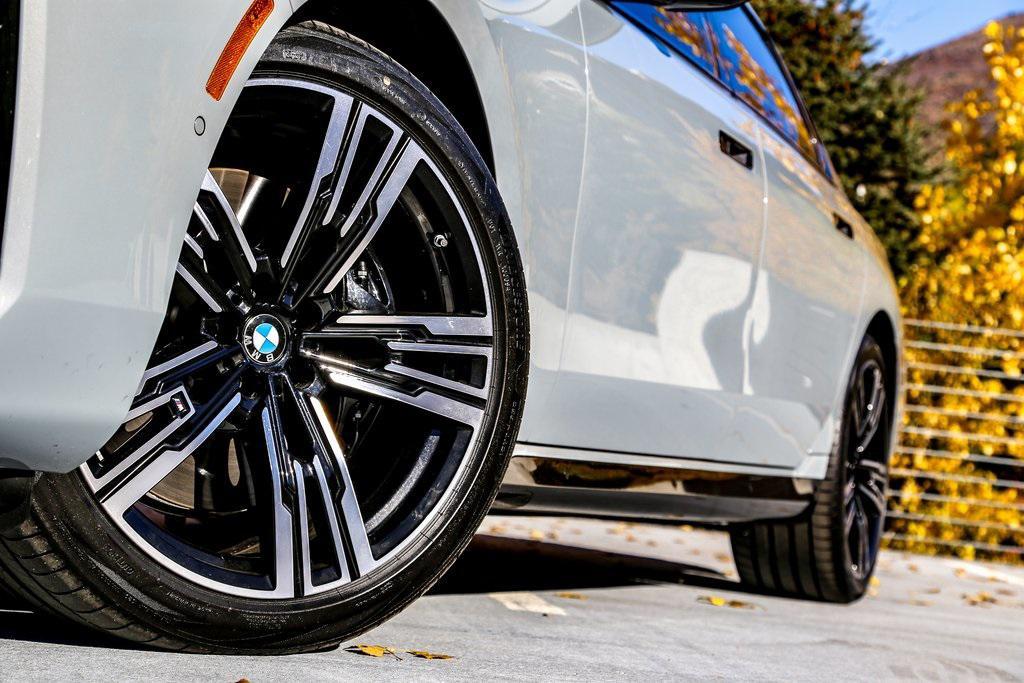 new 2025 BMW 760 car, priced at $140,325