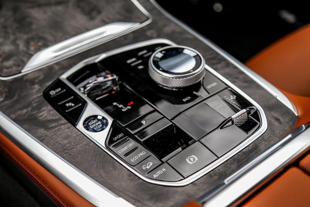 new 2026 BMW X7 car, priced at $107,965