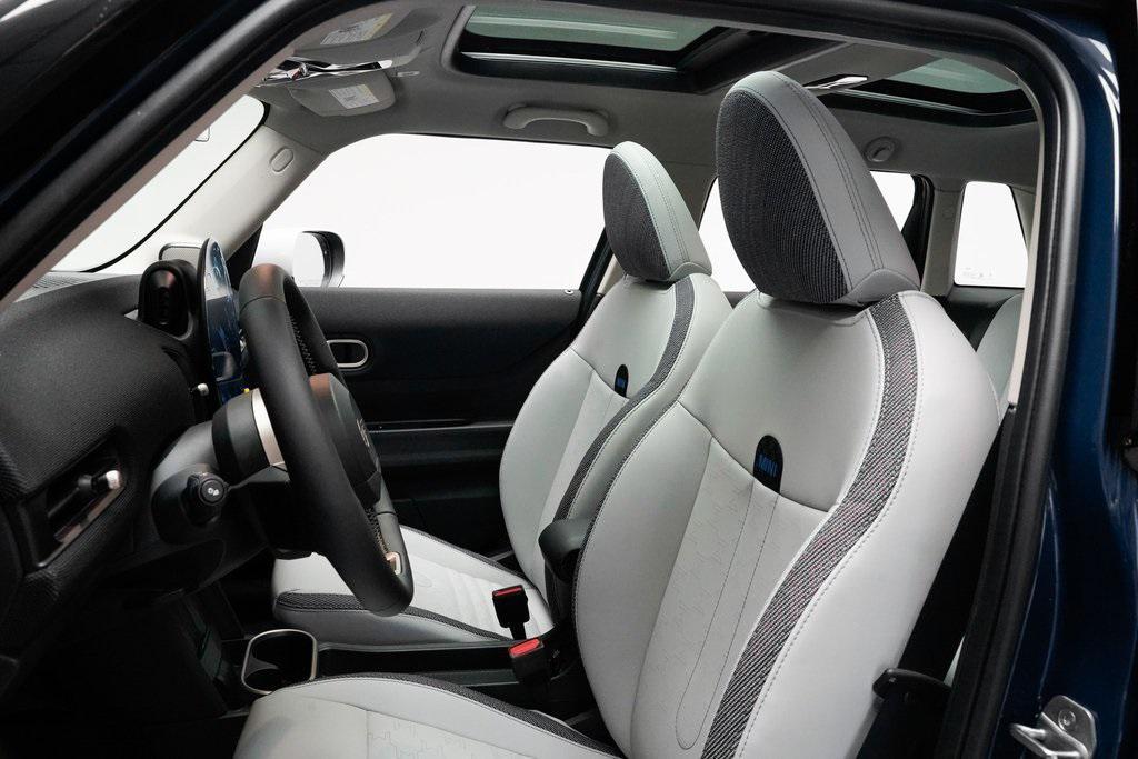 used 2025 MINI Hardtop car, priced at $35,080