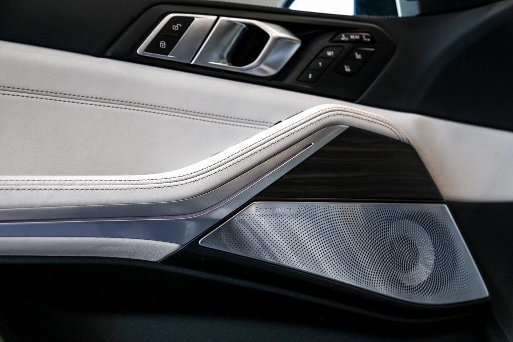 new 2026 BMW X7 car, priced at $108,315