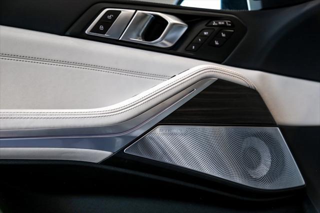 new 2026 BMW X7 car, priced at $108,315