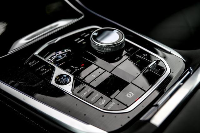 new 2025 BMW X7 car, priced at $98,200