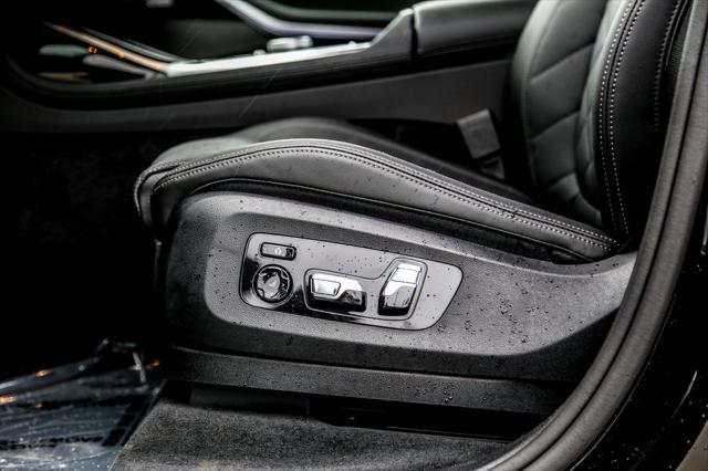 new 2025 BMW X7 car, priced at $98,200