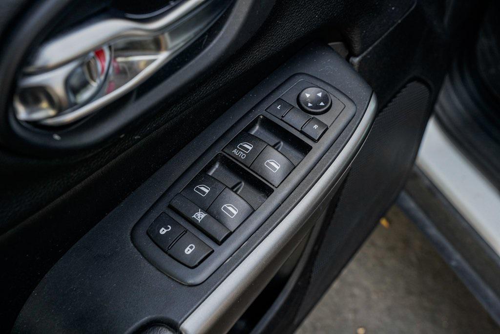 used 2020 Jeep Cherokee car, priced at $13,995