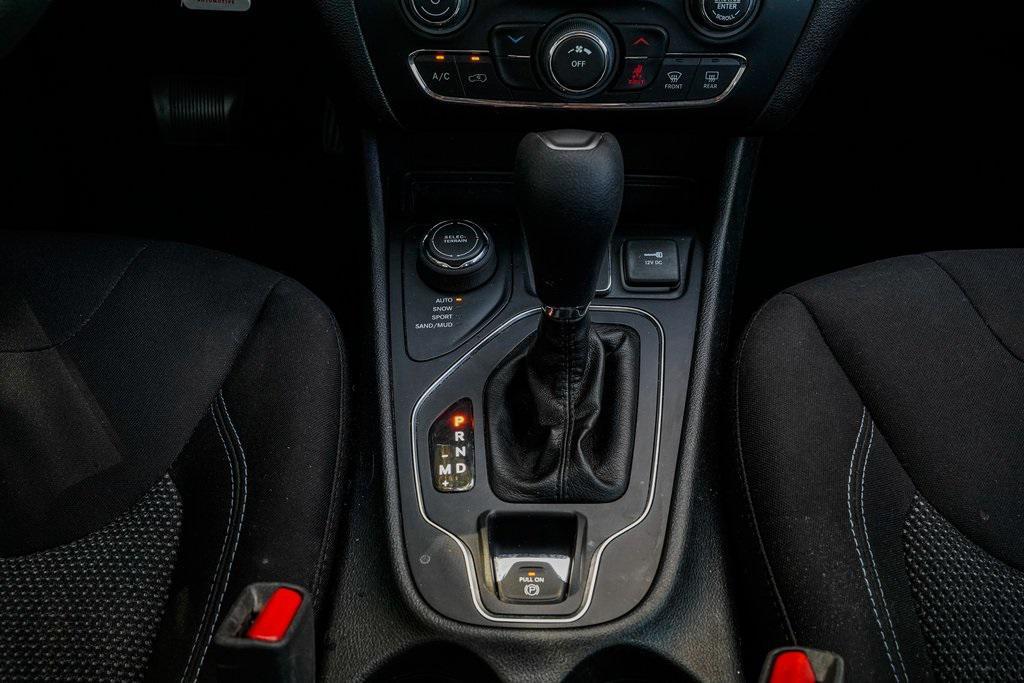 used 2020 Jeep Cherokee car, priced at $13,995