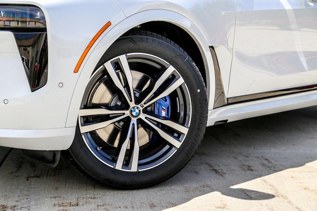 new 2026 BMW X7 car, priced at $128,120