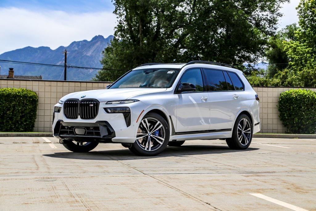 new 2026 BMW X7 car, priced at $128,120