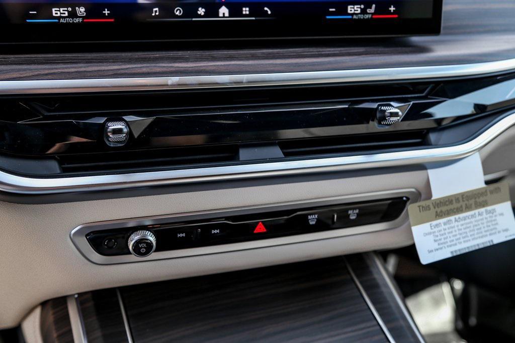 new 2026 BMW X7 car, priced at $128,120