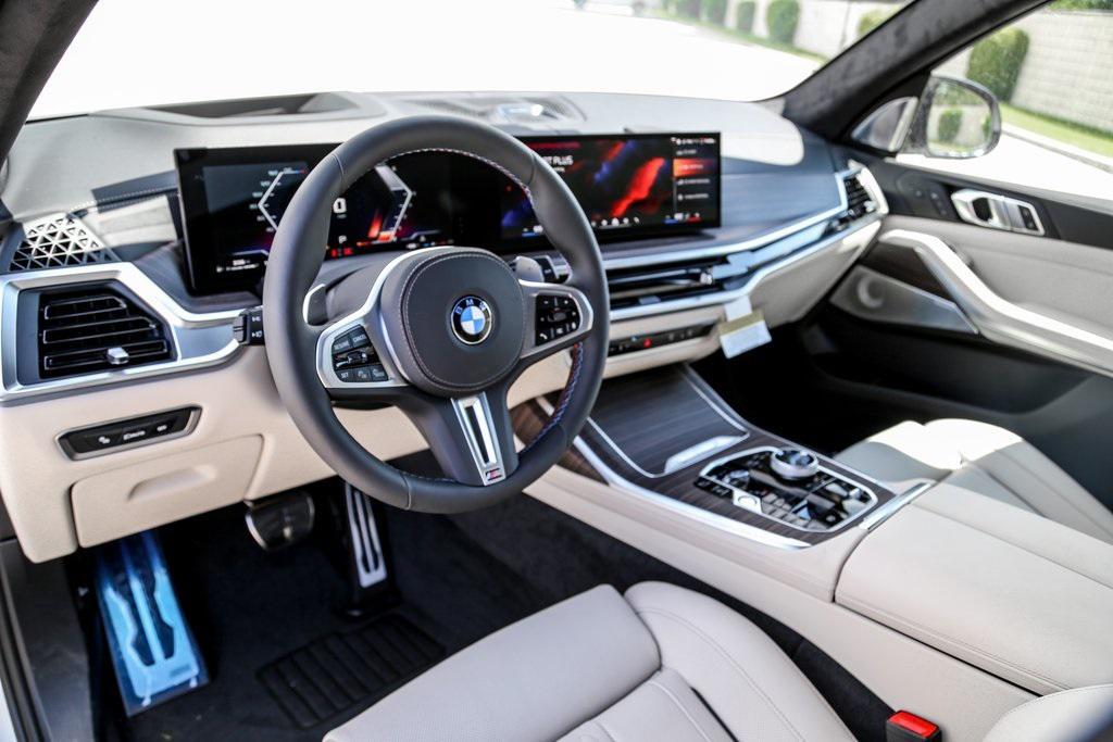 new 2026 BMW X7 car, priced at $128,120