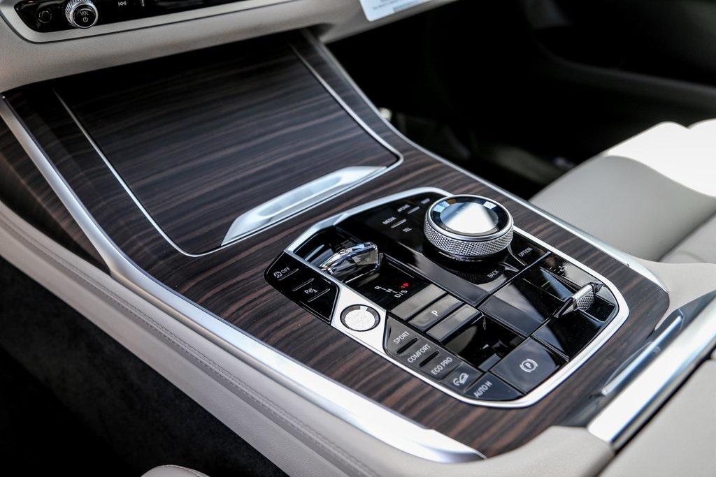 new 2026 BMW X7 car, priced at $128,120