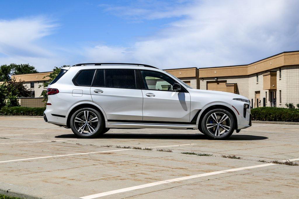 new 2026 BMW X7 car, priced at $128,120