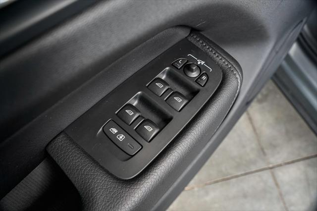 used 2021 Volvo XC60 car, priced at $27,995