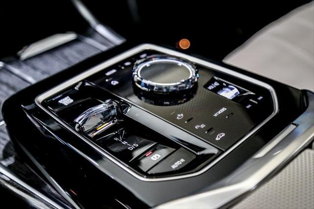 new 2025 BMW 760 car, priced at $141,205