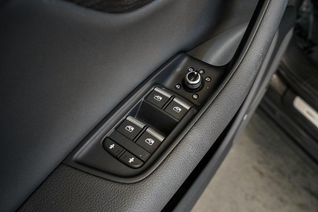 used 2020 Audi Q7 car, priced at $26,995
