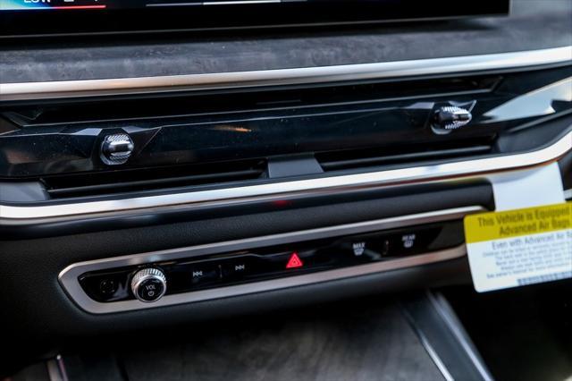 new 2026 BMW X7 car, priced at $130,070