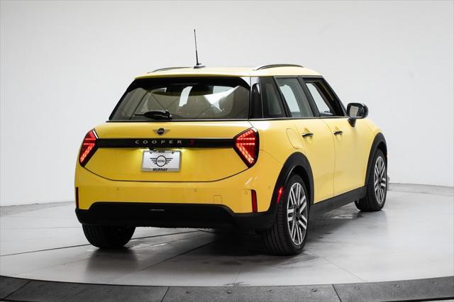 new 2025 MINI Hardtop car, priced at $38,080