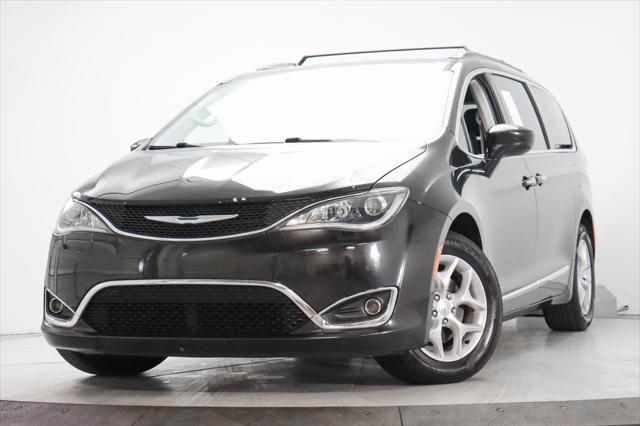 used 2017 Chrysler Pacifica car