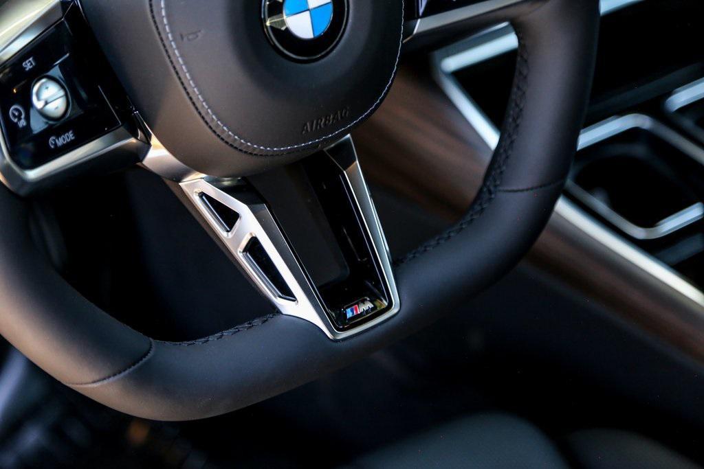 new 2025 BMW 760 car, priced at $135,355