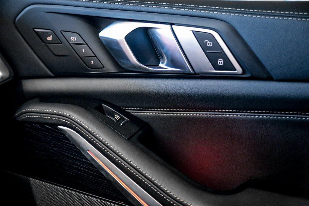 new 2026 BMW X7 car, priced at $105,965