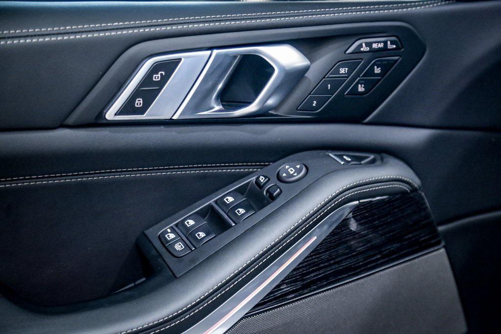 new 2026 BMW X7 car, priced at $105,965