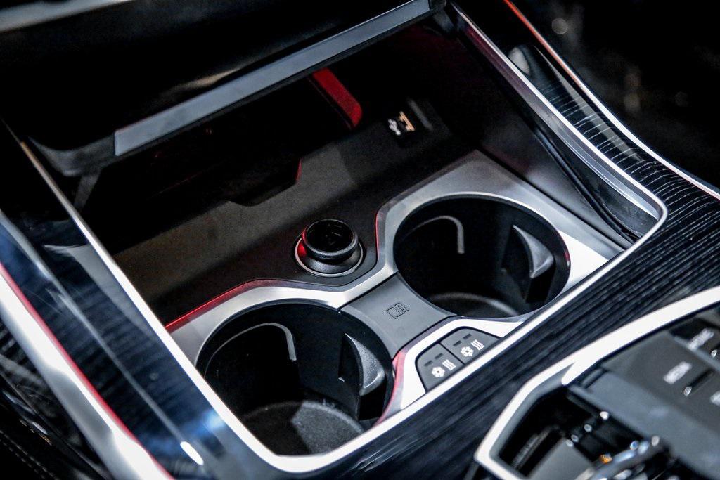 new 2026 BMW X7 car, priced at $105,965