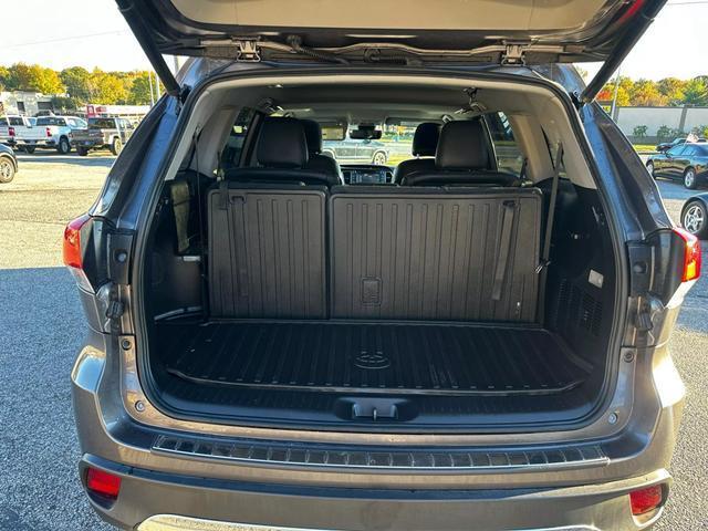 used 2018 Toyota Highlander car, priced at $26,995