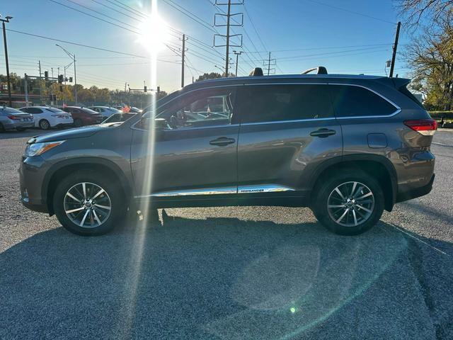 used 2018 Toyota Highlander car, priced at $26,995