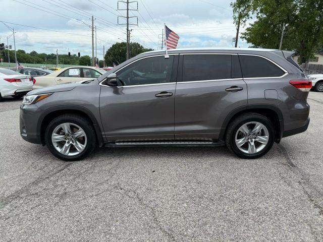 used 2018 Toyota Highlander car, priced at $23,995
