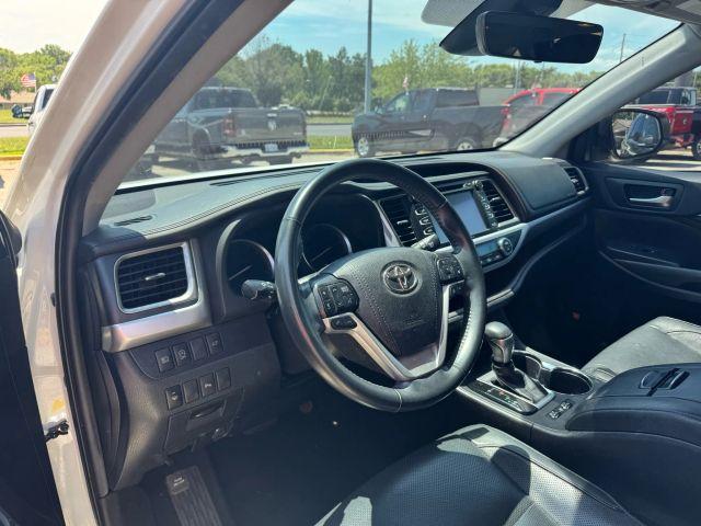 used 2019 Toyota Highlander car, priced at $31,995