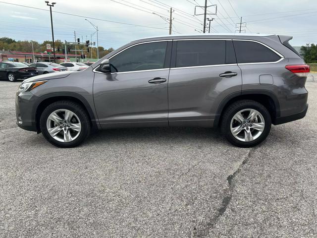 used 2018 Toyota Highlander car, priced at $27,750