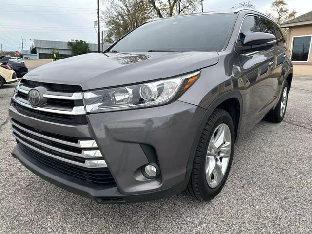 used 2018 Toyota Highlander car, priced at $27,750