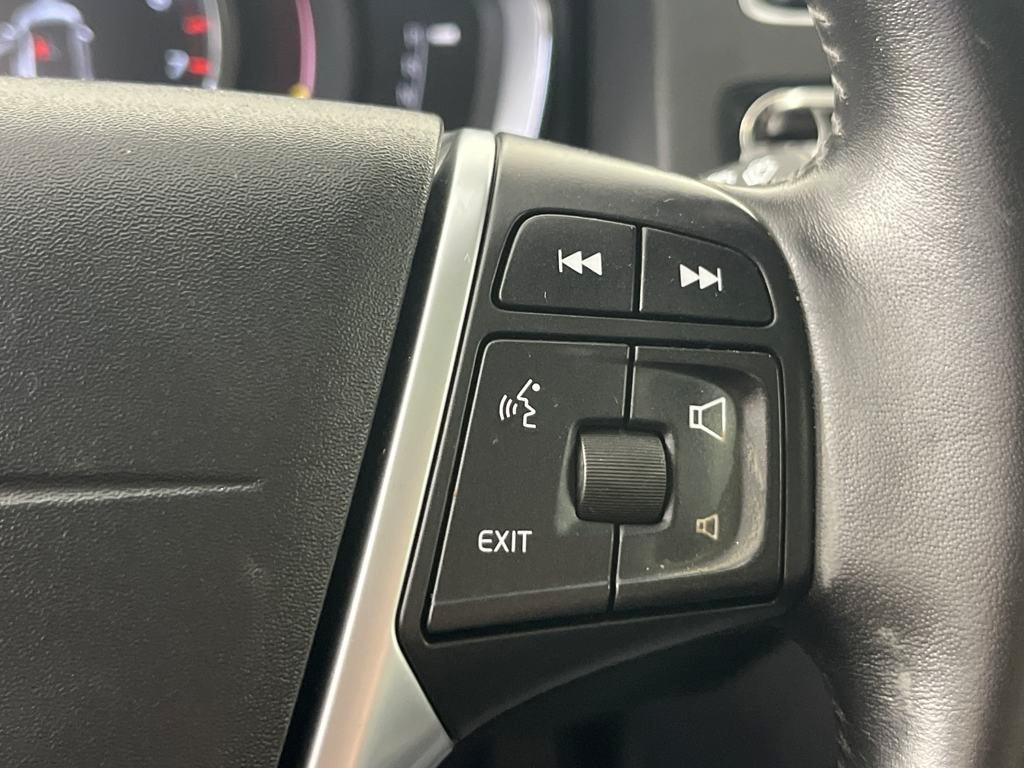 used 2018 Volvo V60 Cross Country car, priced at $15,992