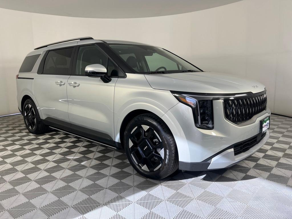 used 2025 Kia Carnival car