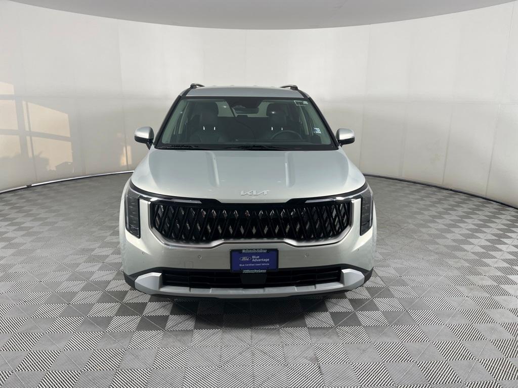 used 2025 Kia Carnival car