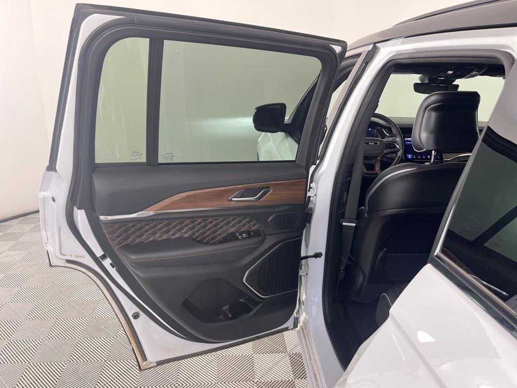 used 2024 Jeep Grand Cherokee car, priced at $49,991