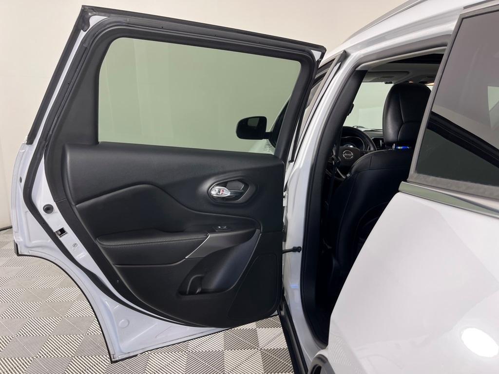 used 2019 Jeep Cherokee car, priced at $22,691