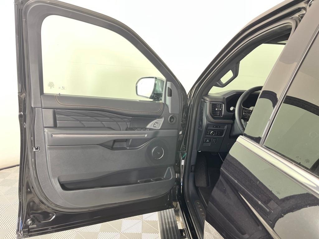 new 2024 Ford Expedition car, priced at $69,621