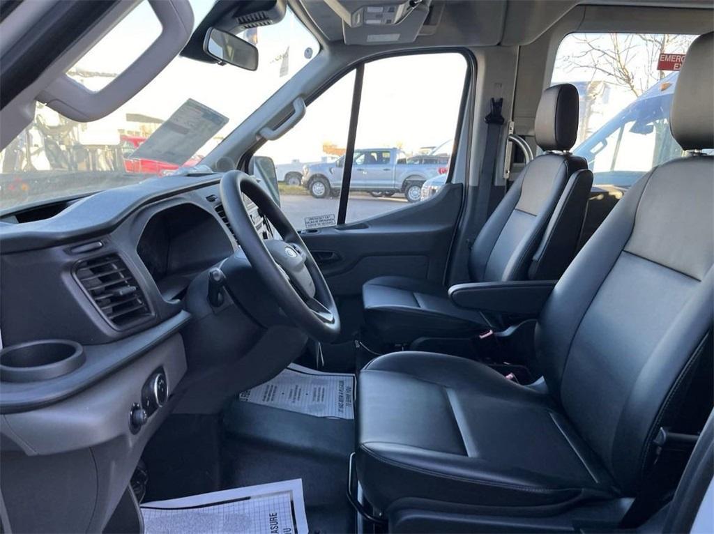 new 2023 Ford Transit-350 car
