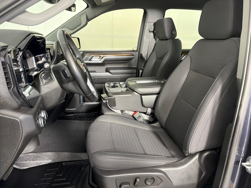 used 2023 GMC Sierra 1500 car, priced at $40,492