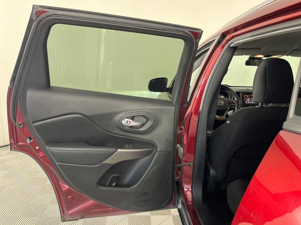 used 2020 Jeep Cherokee car, priced at $18,991