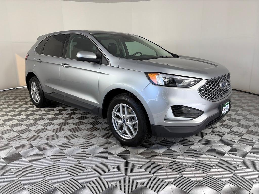 used 2024 Ford Edge car, priced at $24,294