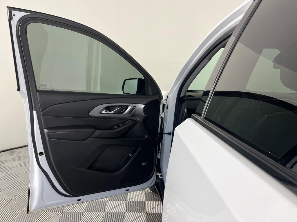 used 2019 Chevrolet Traverse car, priced at $17,992