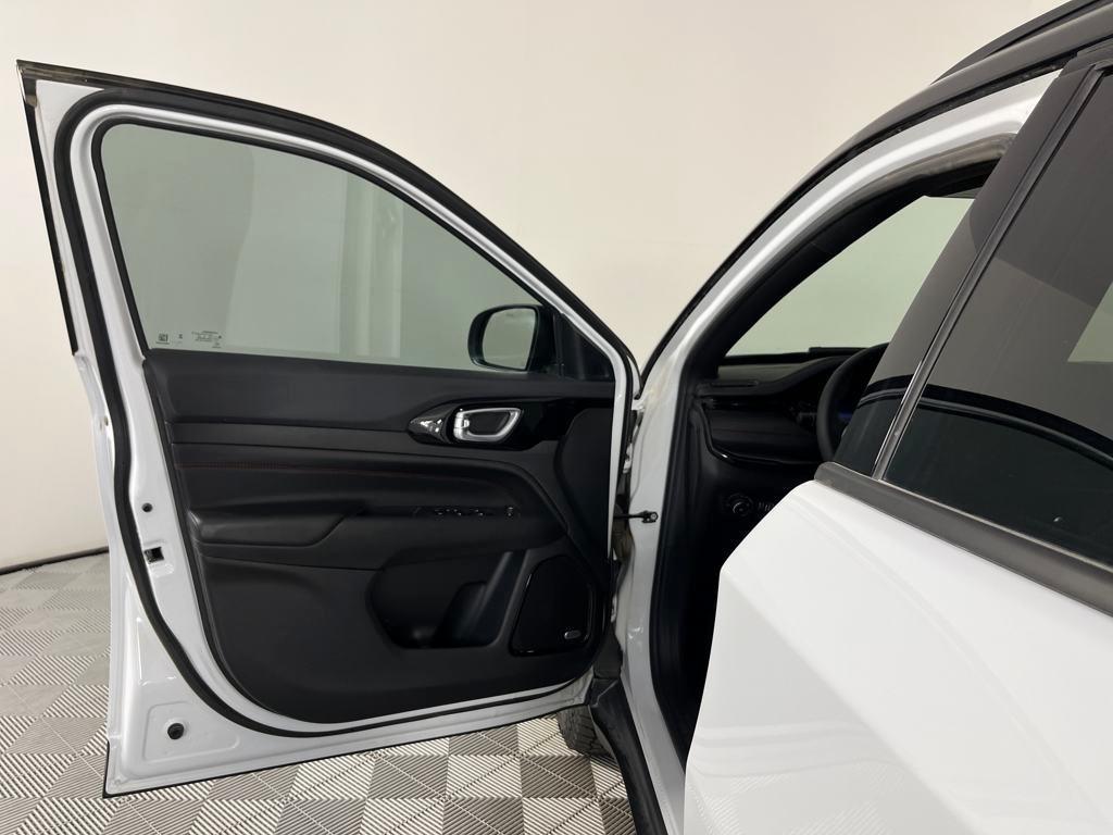 used 2025 Jeep Compass car