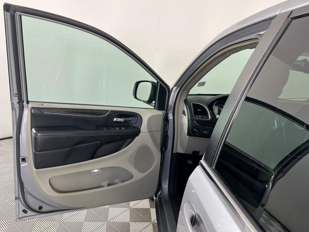 used 2015 Chrysler Town & Country car, priced at $13,991