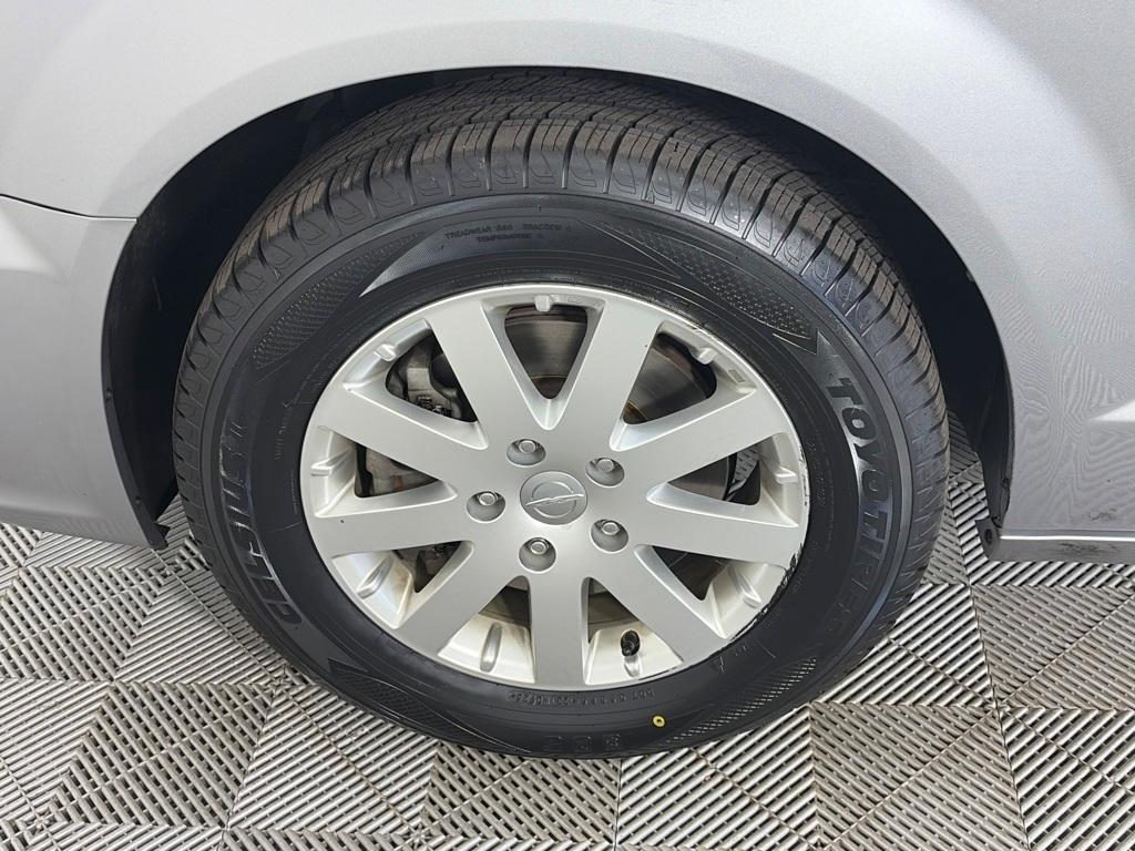 used 2015 Chrysler Town & Country car, priced at $11,992