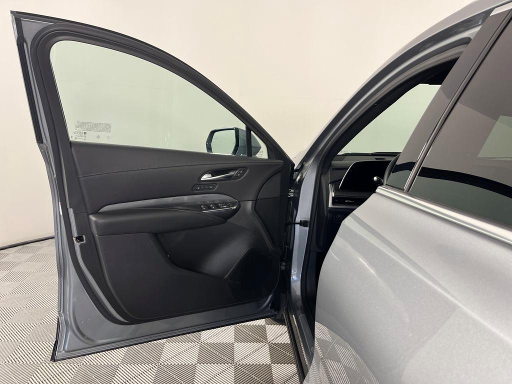 used 2024 Cadillac XT4 car, priced at $36,291